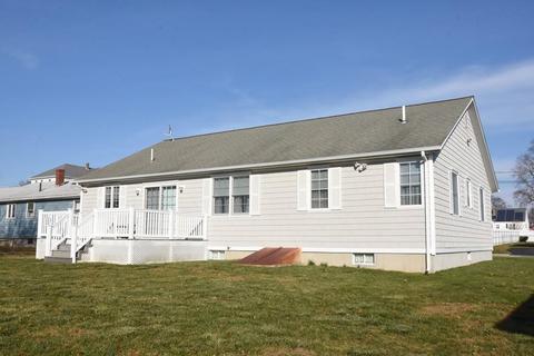 185 Grattan St, Fall River, MA 02721 photo 2