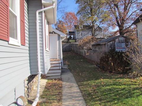 44 Proctor St, Worcester, MA 01606 photo 5