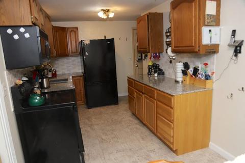 62 West St, Easthampton, MA 01027 photo 5