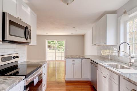72 Upland St #D, Worcester, MA 01607 photo 3
