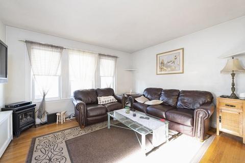 16 Cabot St, Everett, MA 02149 photo 5