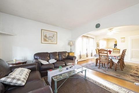 16 Cabot St, Everett, MA 02149 photo 7