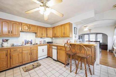 16 Cabot St, Everett, MA 02149 photo 10