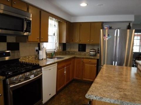 4 Prosperity Dr, Derry, NH 03038 photo 3