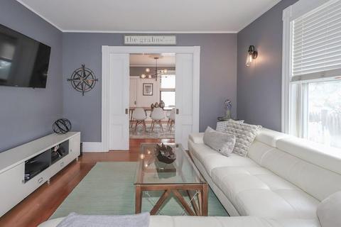 2 Maple Ave, Salem, MA 01970 photo 5