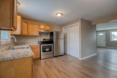 33 Nathaniel St, Springfield, MA 01109 photo 4