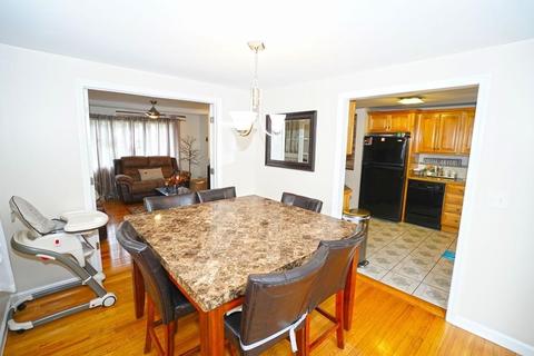 39 Tamarack Dr, Springfield, MA 01129 photo 9