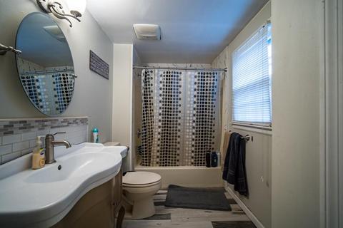82 Jasper St, Springfield, MA 01109 photo 13