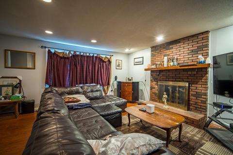 82 Jasper St, Springfield, MA 01109 photo 3