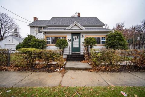 82 Jasper St, Springfield, MA 01109 photo 1