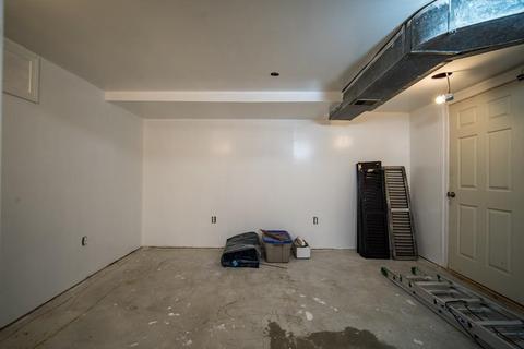 82 Jasper St, Springfield, MA 01109 photo 17