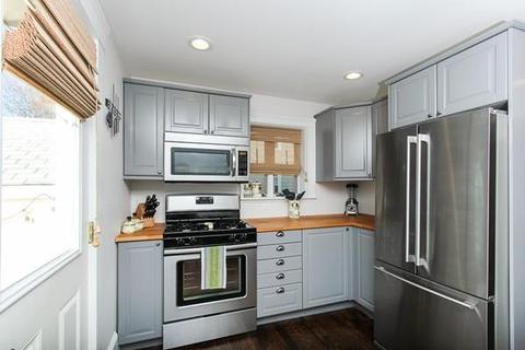 43 Lawrence St, Danvers, MA 01923 photo 8