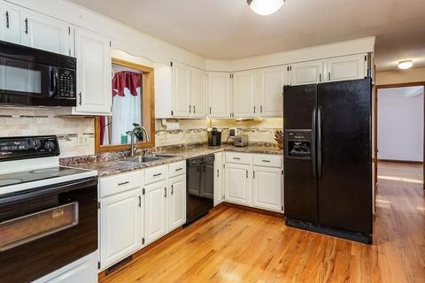 108 Devonshire Rd, Attleboro, MA 02703 photo 3