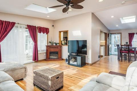108 Devonshire Rd, Attleboro, MA 02703 photo 10