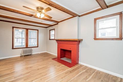 45 Meredith St, Springfield, MA 01108 photo 2