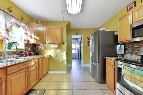 16 Alvin St, Springfield, MA 01104 photo 32
