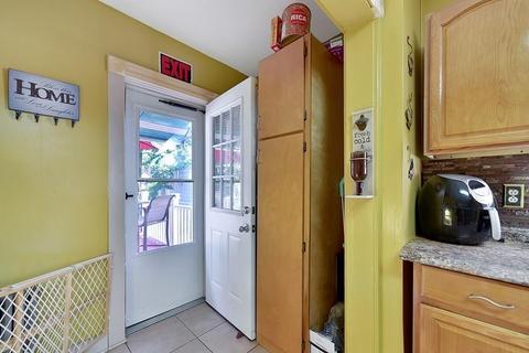 16 Alvin St, Springfield, MA 01104 photo 17