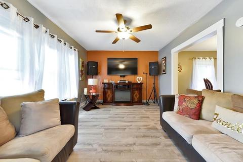 16 Alvin St, Springfield, MA 01104 photo 3