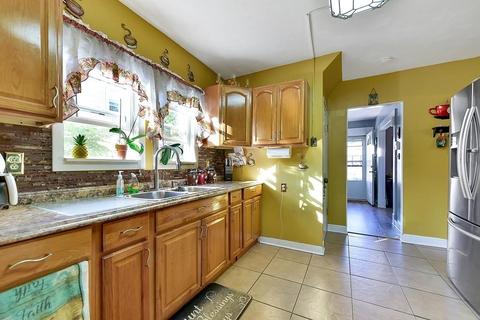 16 Alvin St, Springfield, MA 01104 photo 15
