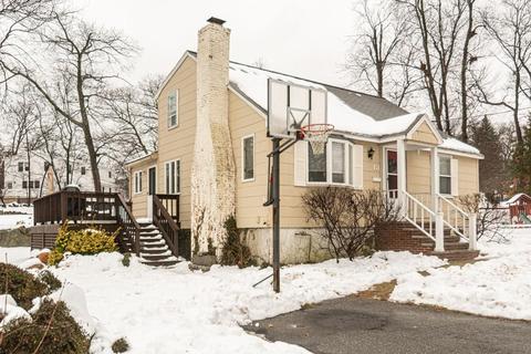 13 Tennyson Rd, Reading, MA 01867 photo 1