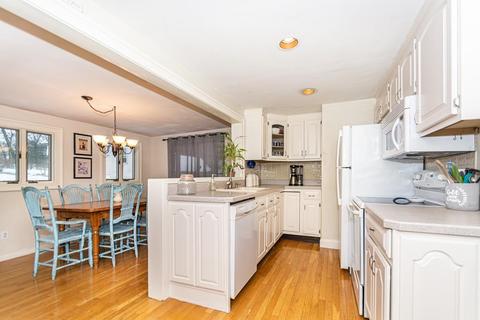 13 Tennyson Rd, Reading, MA 01867 photo 8