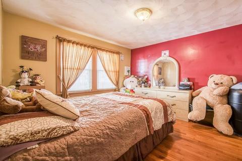 20 Norman St, Springfield, MA 01104 photo 11