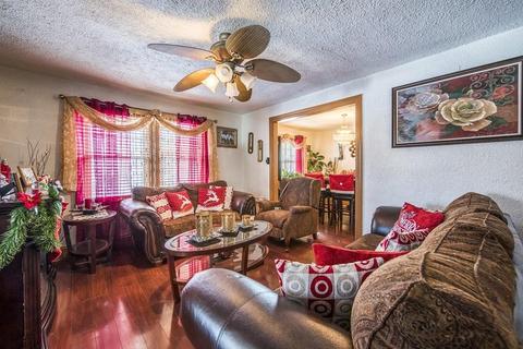 20 Norman St, Springfield, MA 01104 photo 4