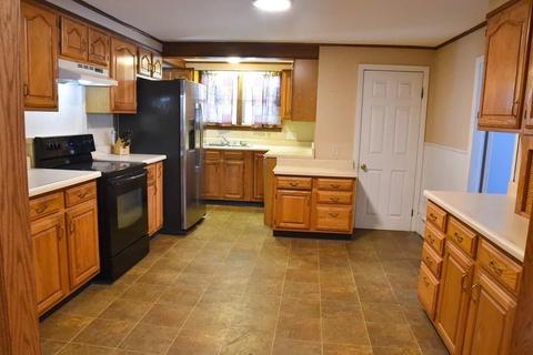 596 Britton St, Chicopee, MA 01020 photo 14