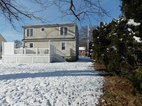 27 Windsor Rd, Beverly, MA 01915 photo 2