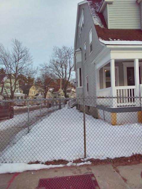 132 Amherst St, Springfield, MA 01109 photo 5