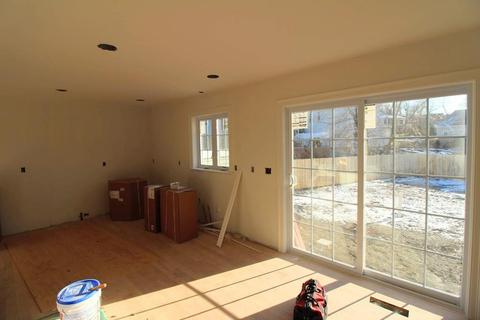 189 Friendship St, Fall River, MA 02724 photo 8