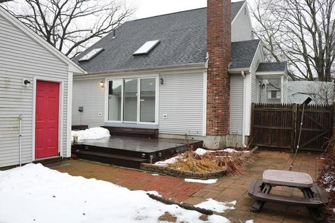 85 Castle St, Springfield, MA 01118 photo 4