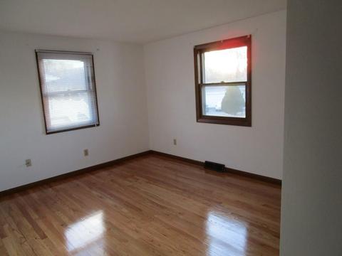 103 Garnet St, Springfield, MA 01129 photo 11