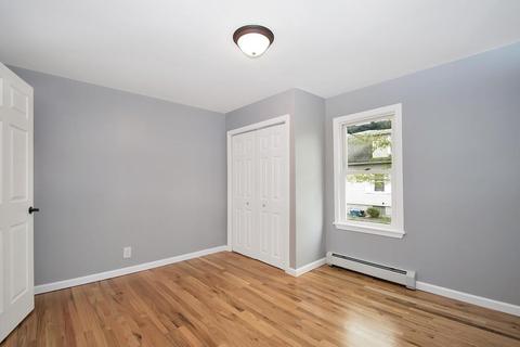 37 Border St, Springfield, MA 01104 photo 9