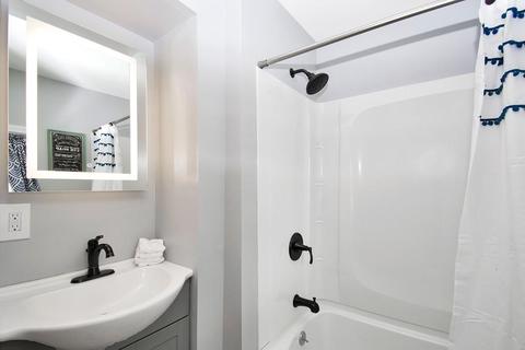 37 Border St, Springfield, MA 01104 photo 11