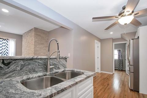37 Border St, Springfield, MA 01104 photo 3