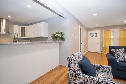37 Border St, Springfield, MA 01104 photo 18