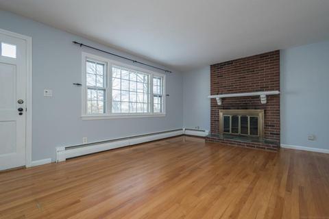 16 Nonquit St, Worcester, MA 01604 photo 3