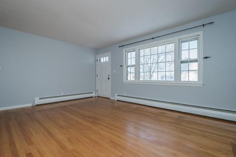 16 Nonquit St, Worcester, MA 01604 photo 4