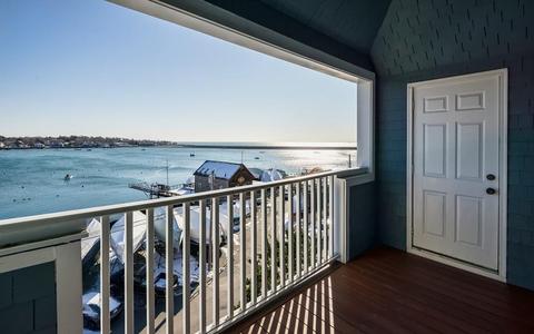 1 Cliff St, Marblehead, MA 01945 photo 2