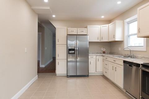 206 Marsden St, Springfield, MA 01109 photo 7