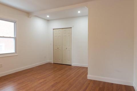 206 Marsden St, Springfield, MA 01109 photo 9