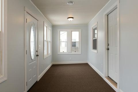 206 Marsden St, Springfield, MA 01109 photo 2