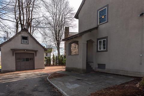 2 Beeching St, Worcester, MA 01602 photo 3