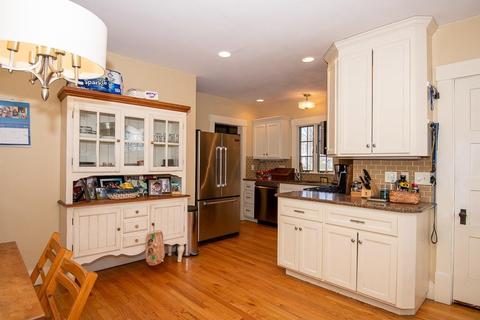 2 Beeching St, Worcester, MA 01602 photo 9