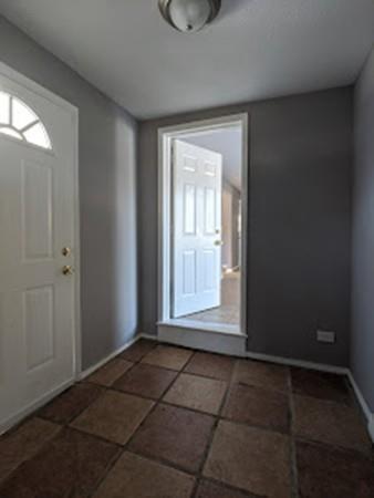 110 Gardens Dr, Springfield, MA 01119 photo 2