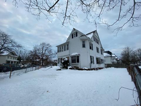 296 Dickinson St, Springfield, MA 01108 photo 3