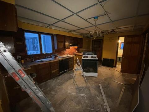 296 Dickinson St, Springfield, MA 01108 photo 8