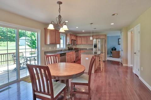 14 Eileen Ave, Clinton, MA 01510 photo 4