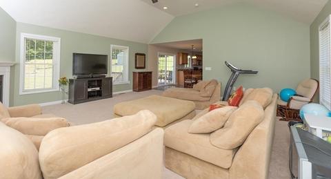 14 Eileen Ave, Clinton, MA 01510 photo 12
